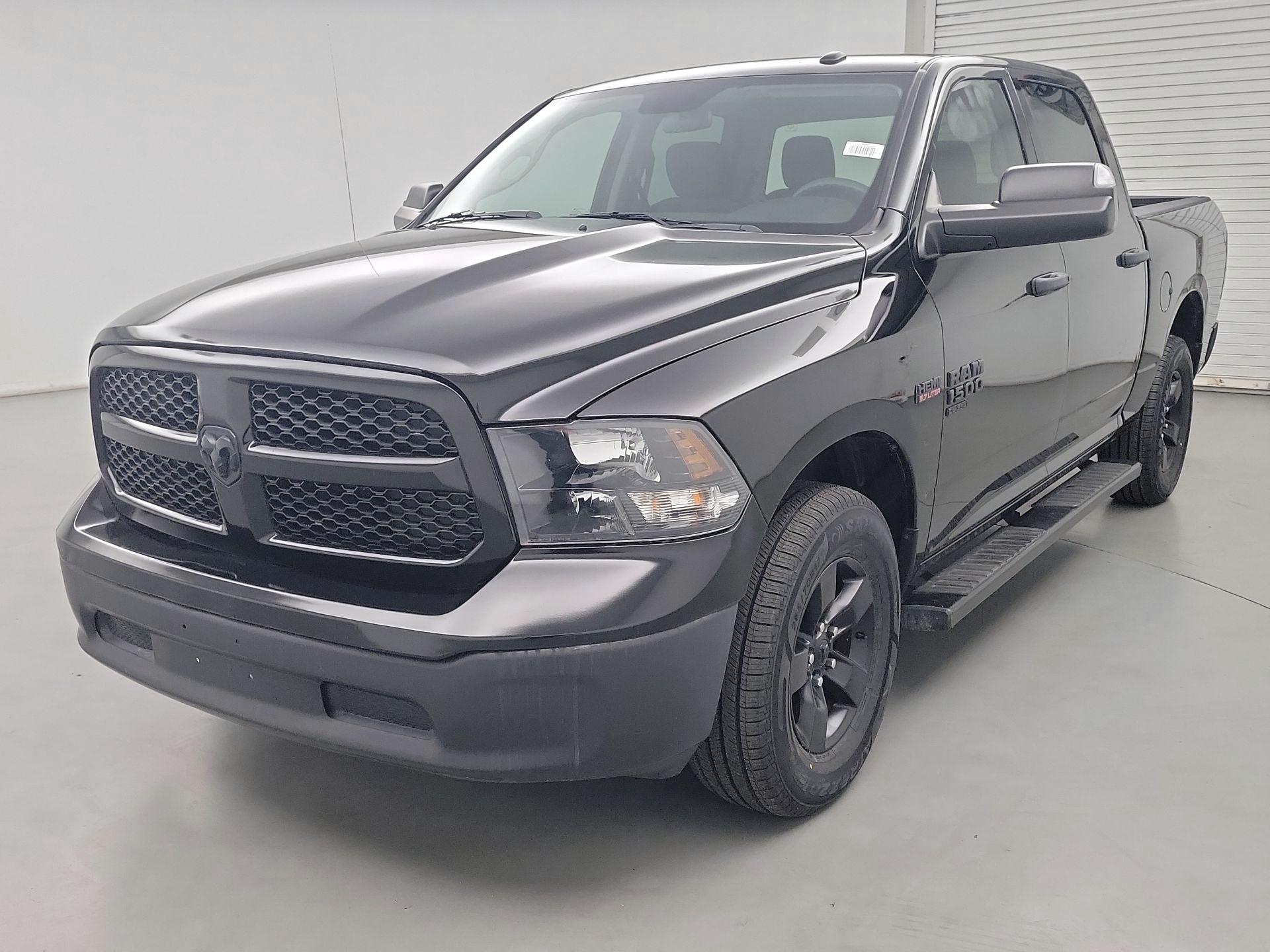 Thumbnail: 2022 RAM 1500 Classic - 3