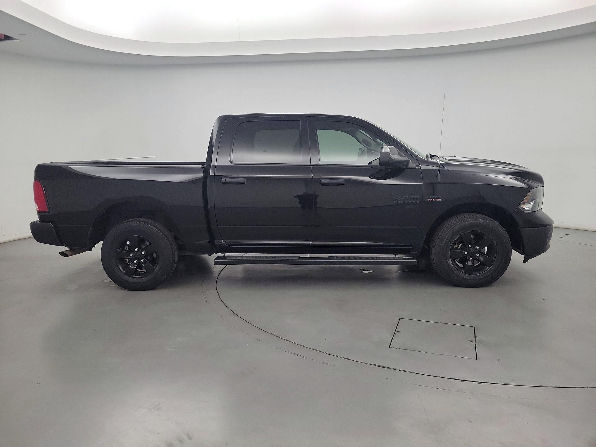 Thumbnail: 2022 RAM 1500 Classic - 4