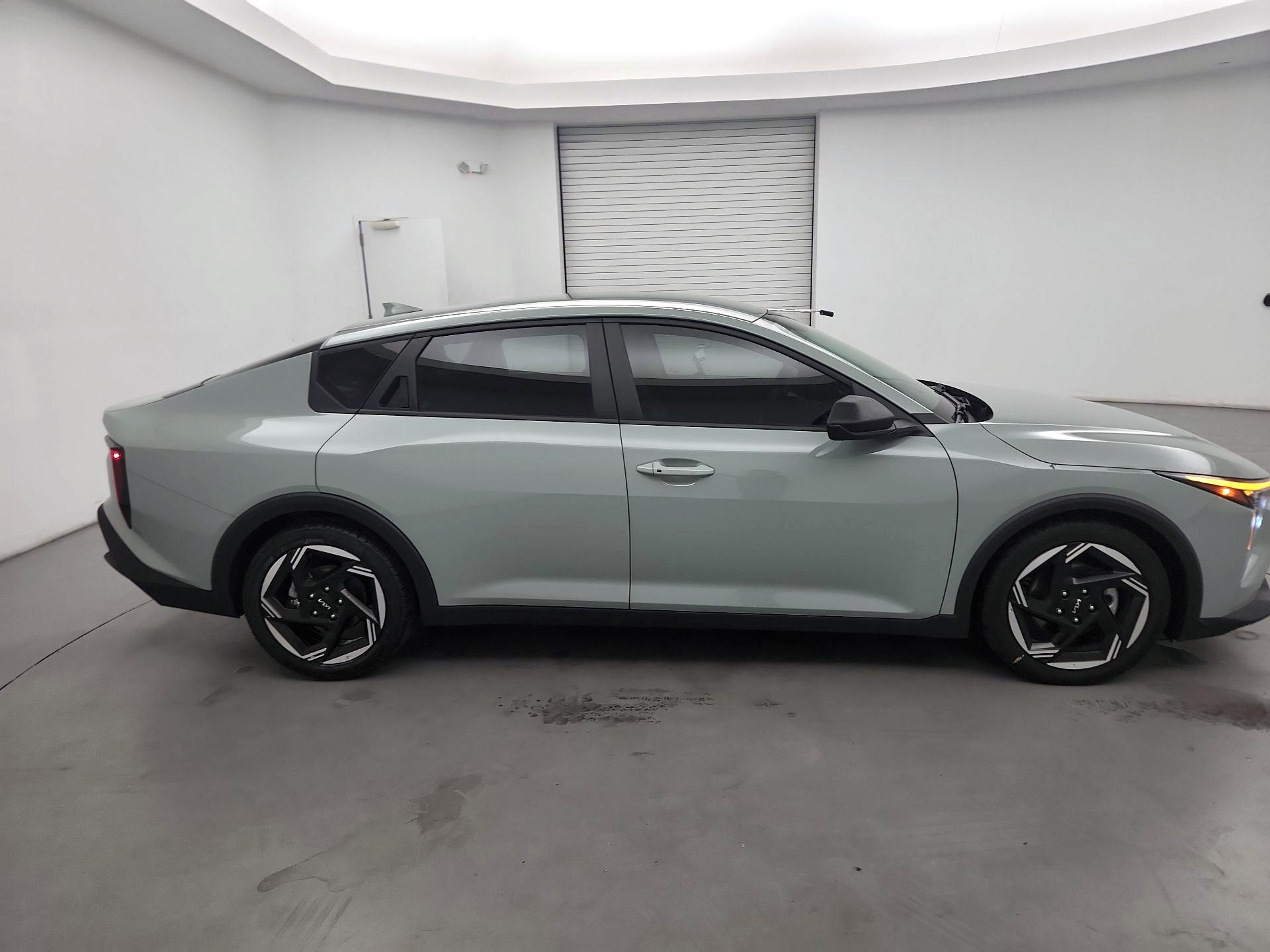 Thumbnail: 2025 Kia K4 - 4