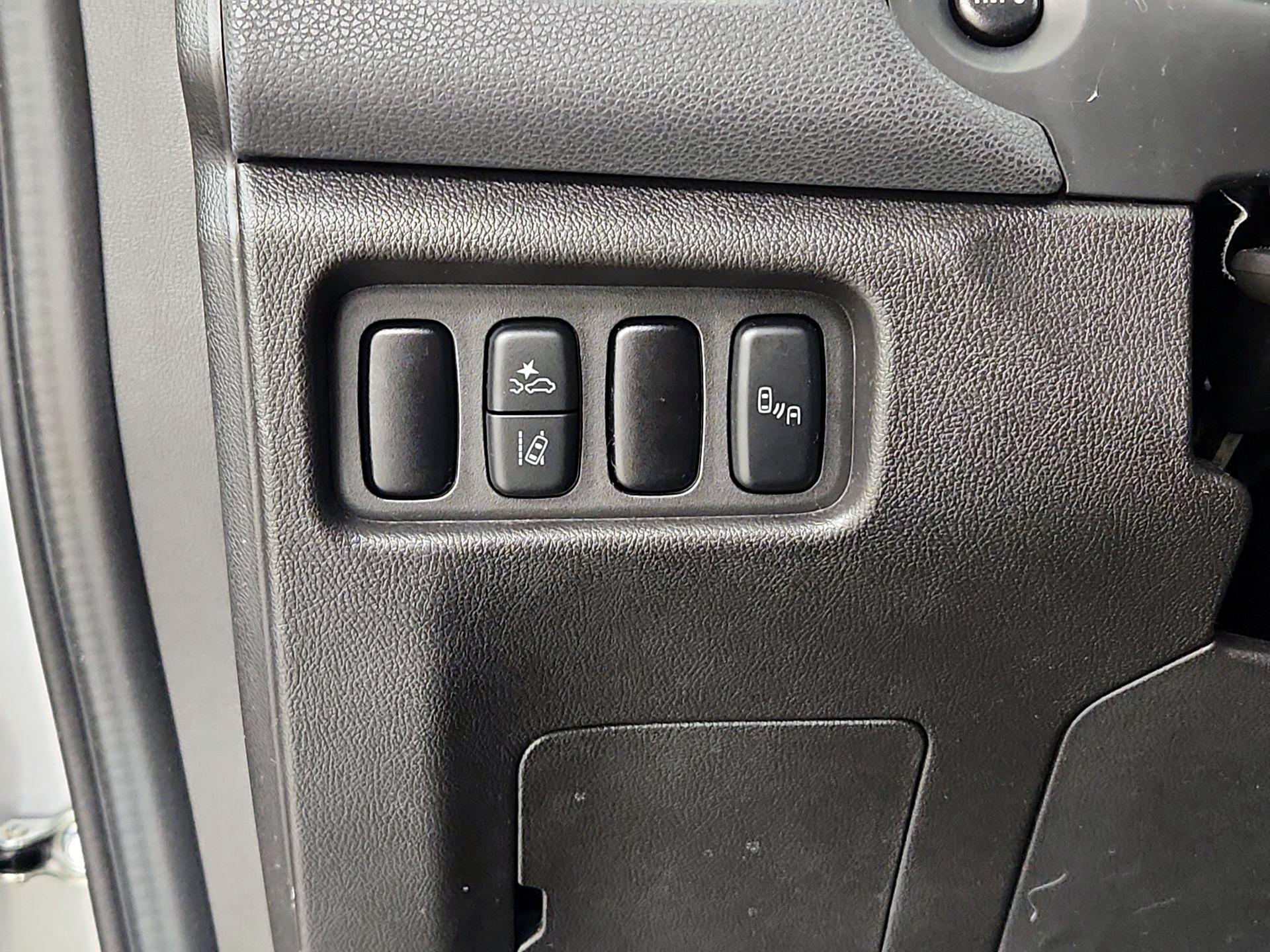 Thumbnail: 2022 Mitsubishi Outlander Sport - 13