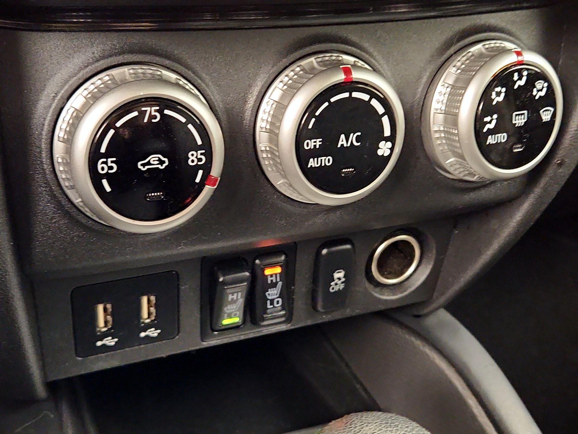 Thumbnail: 2022 Mitsubishi Outlander Sport - 16