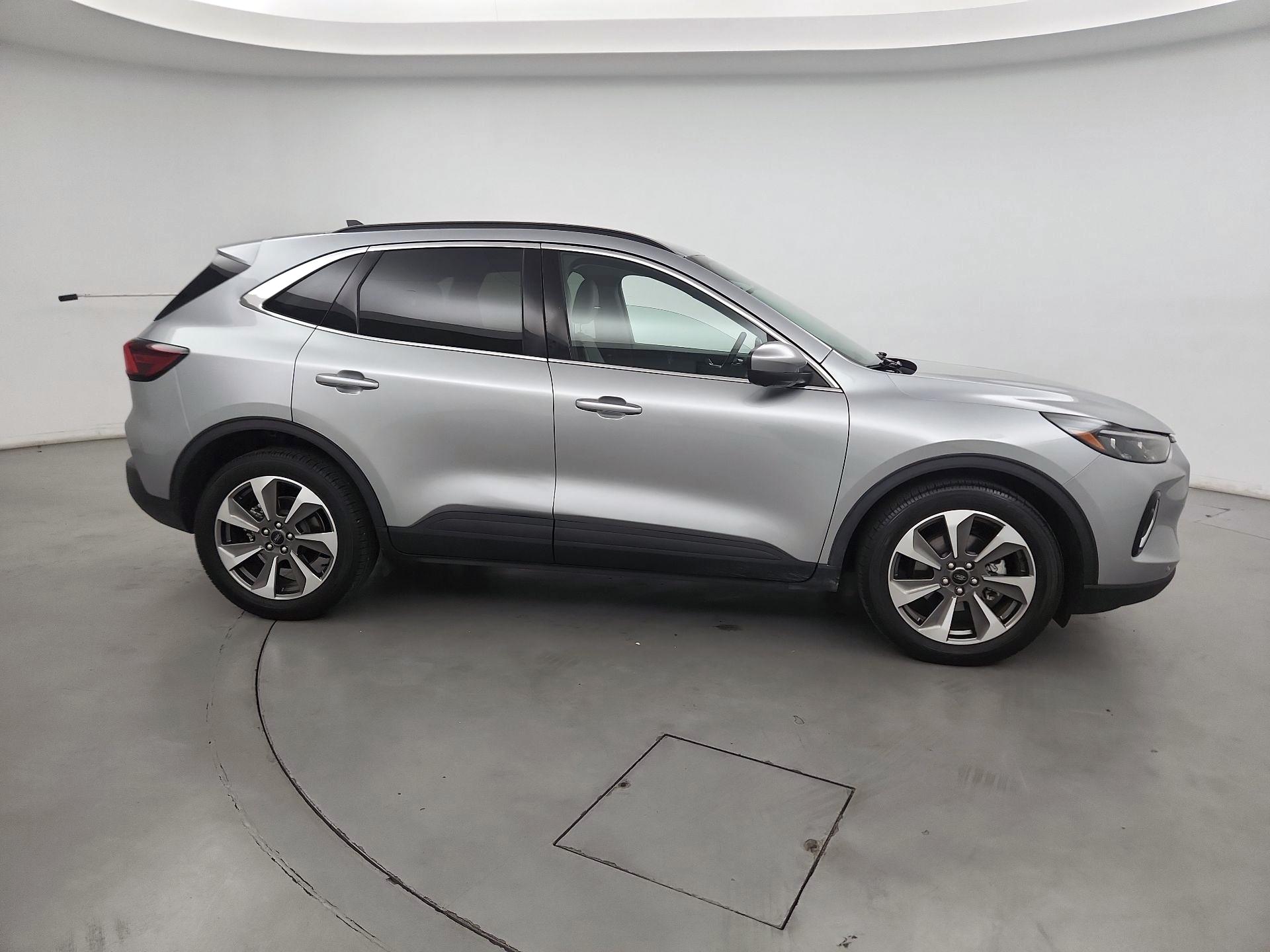 Thumbnail: 2023 Ford Escape - 4