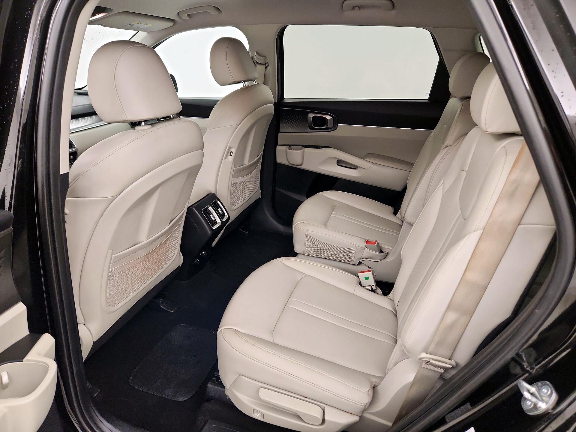 Thumbnail: 2023 Kia Sorento - 20