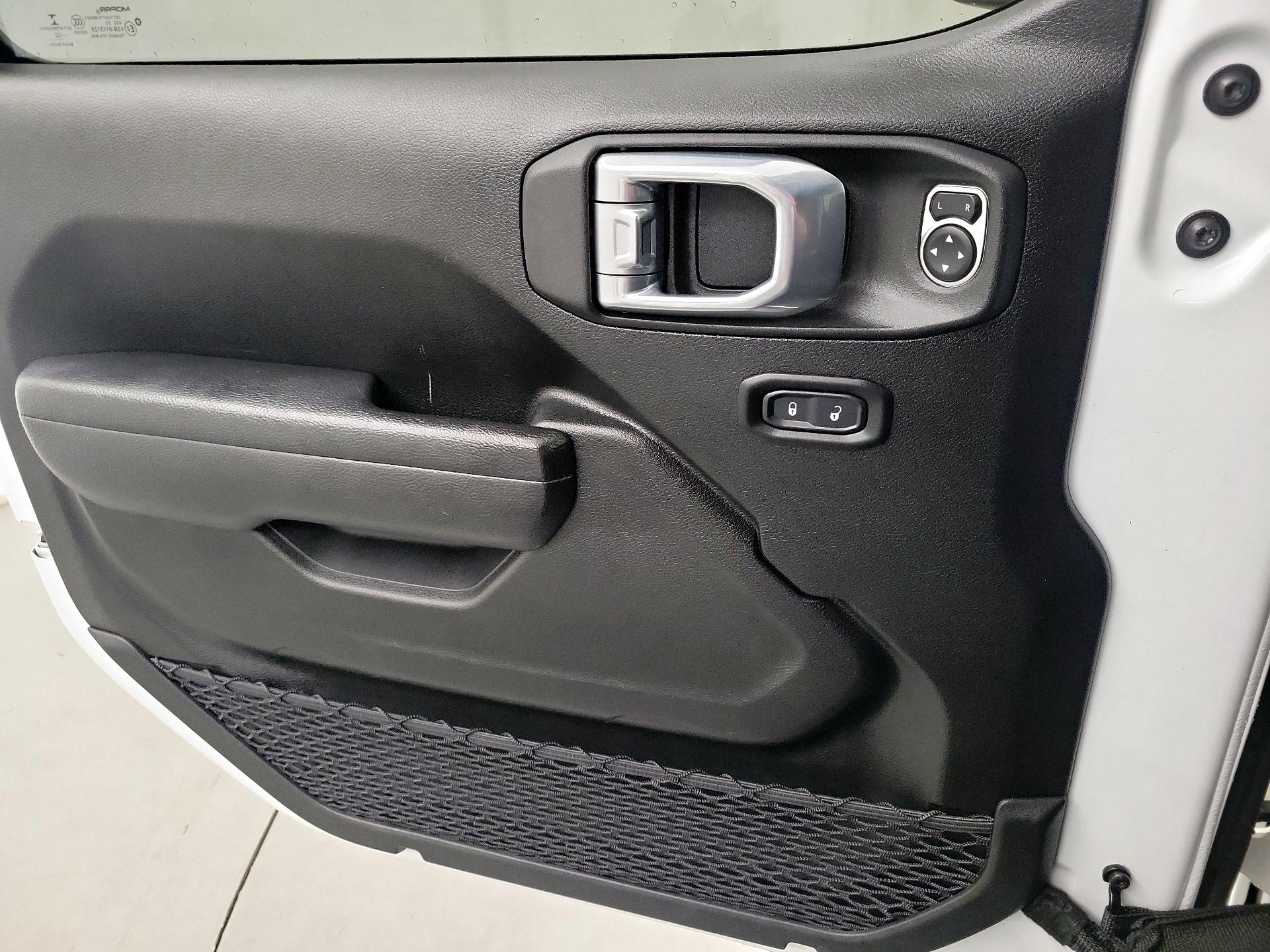 Thumbnail: 2022 Jeep Wrangler - 10