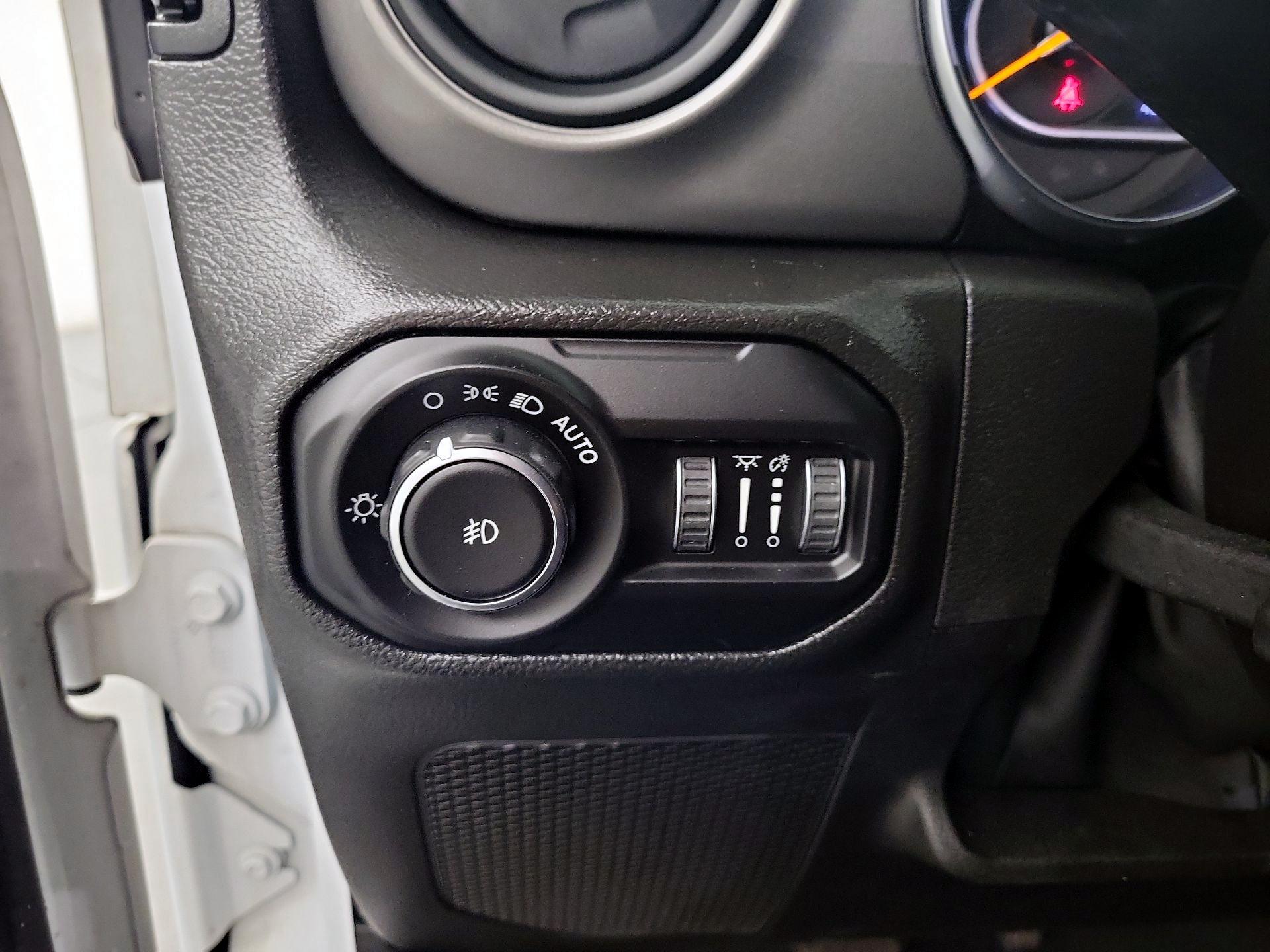 Thumbnail: 2022 Jeep Wrangler - 11