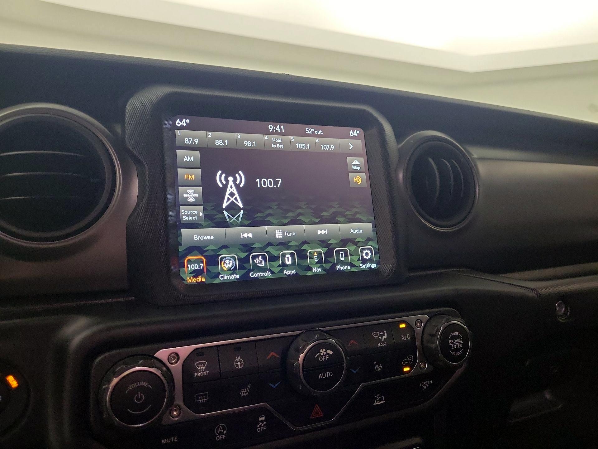 Thumbnail: 2022 Jeep Wrangler - 14