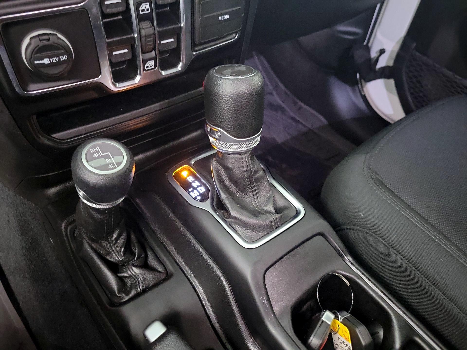 Thumbnail: 2022 Jeep Wrangler - 16