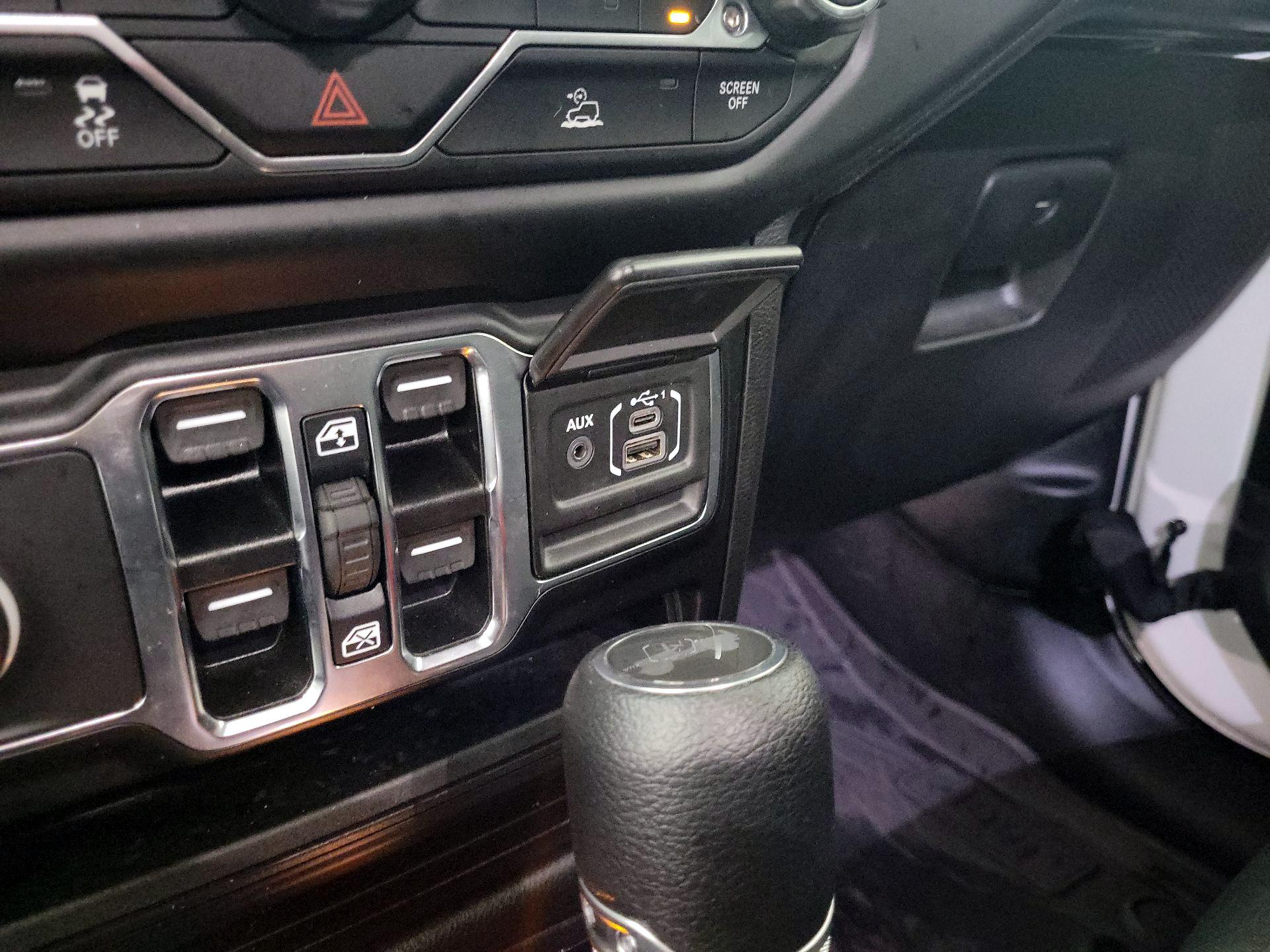 Thumbnail: 2022 Jeep Wrangler - 17