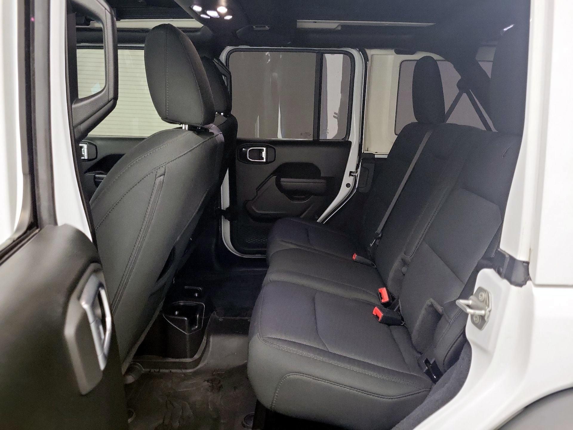 Thumbnail: 2022 Jeep Wrangler - 18