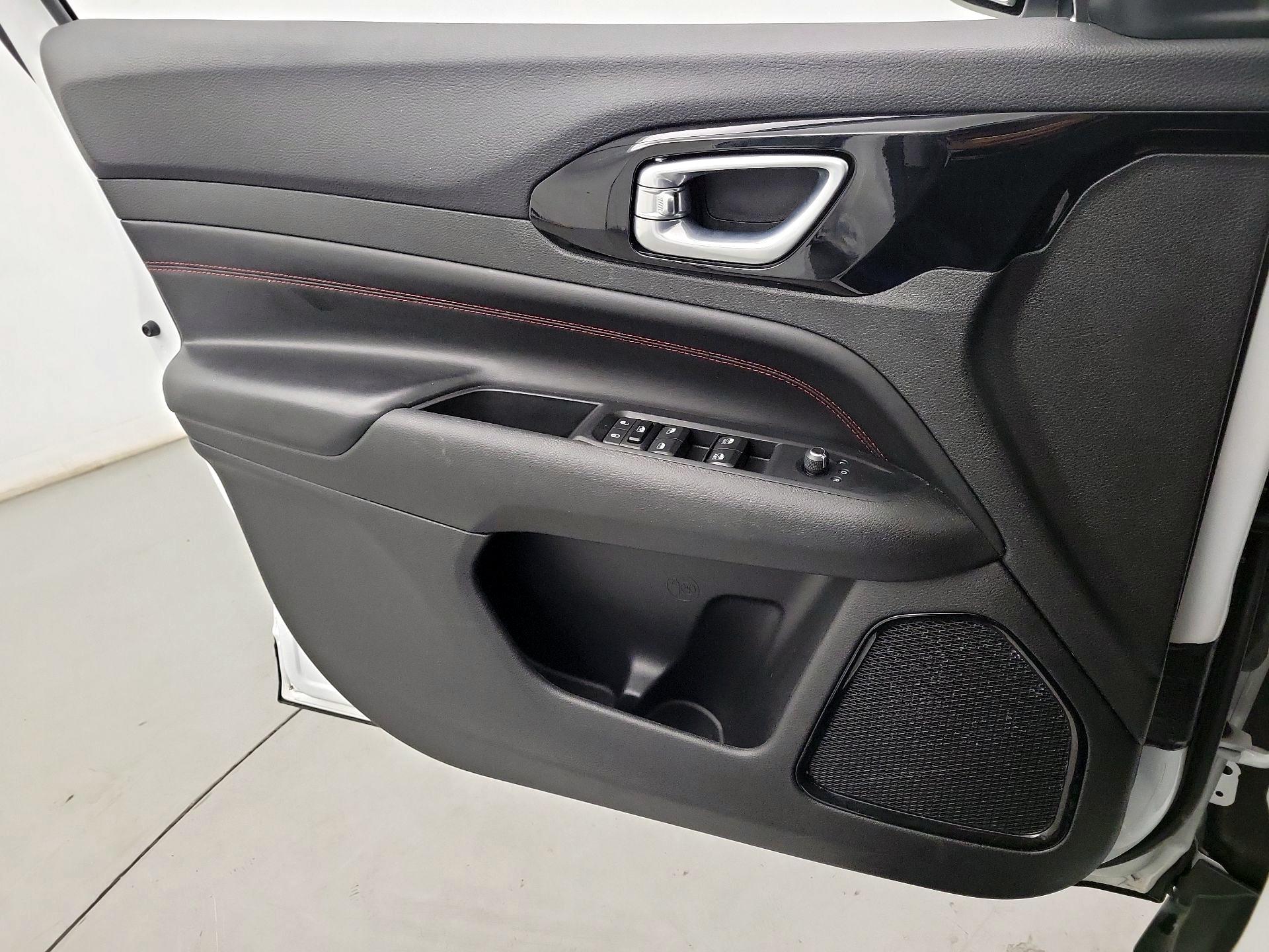 Thumbnail: 2022 Jeep Compass - 10