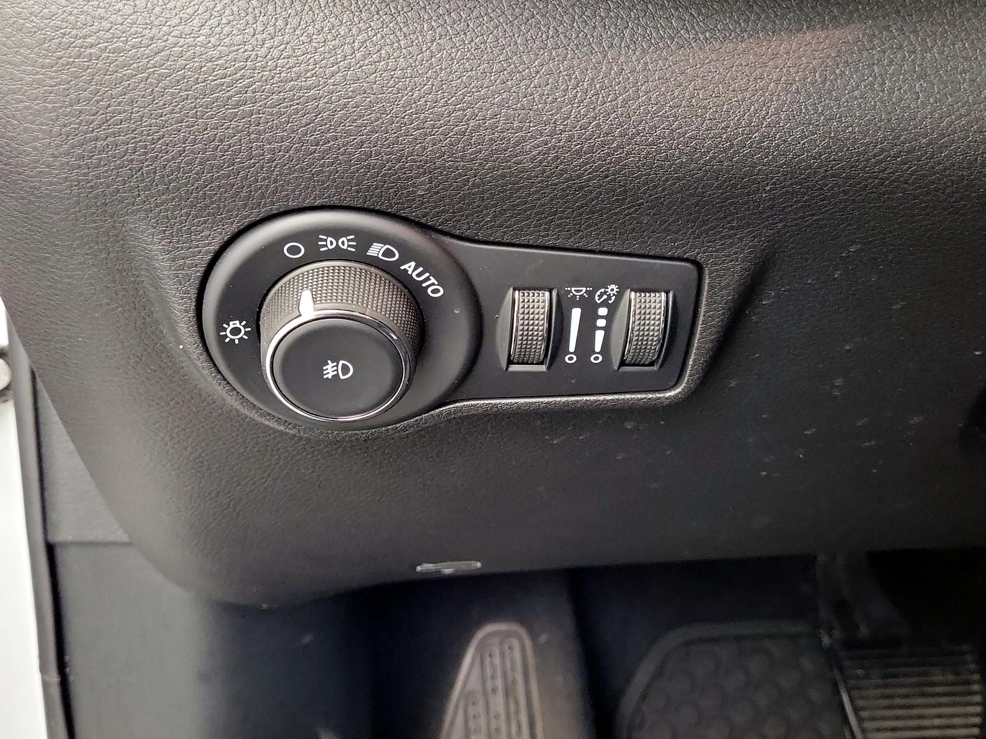 Thumbnail: 2022 Jeep Compass - 11