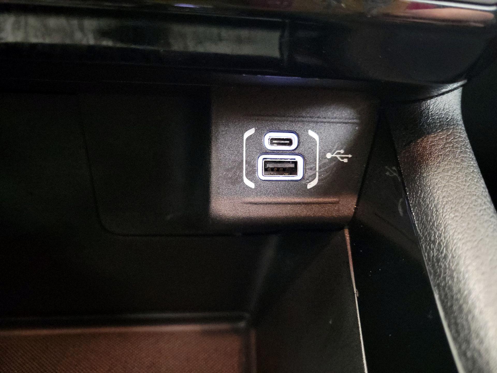 Thumbnail: 2022 Jeep Compass - 16