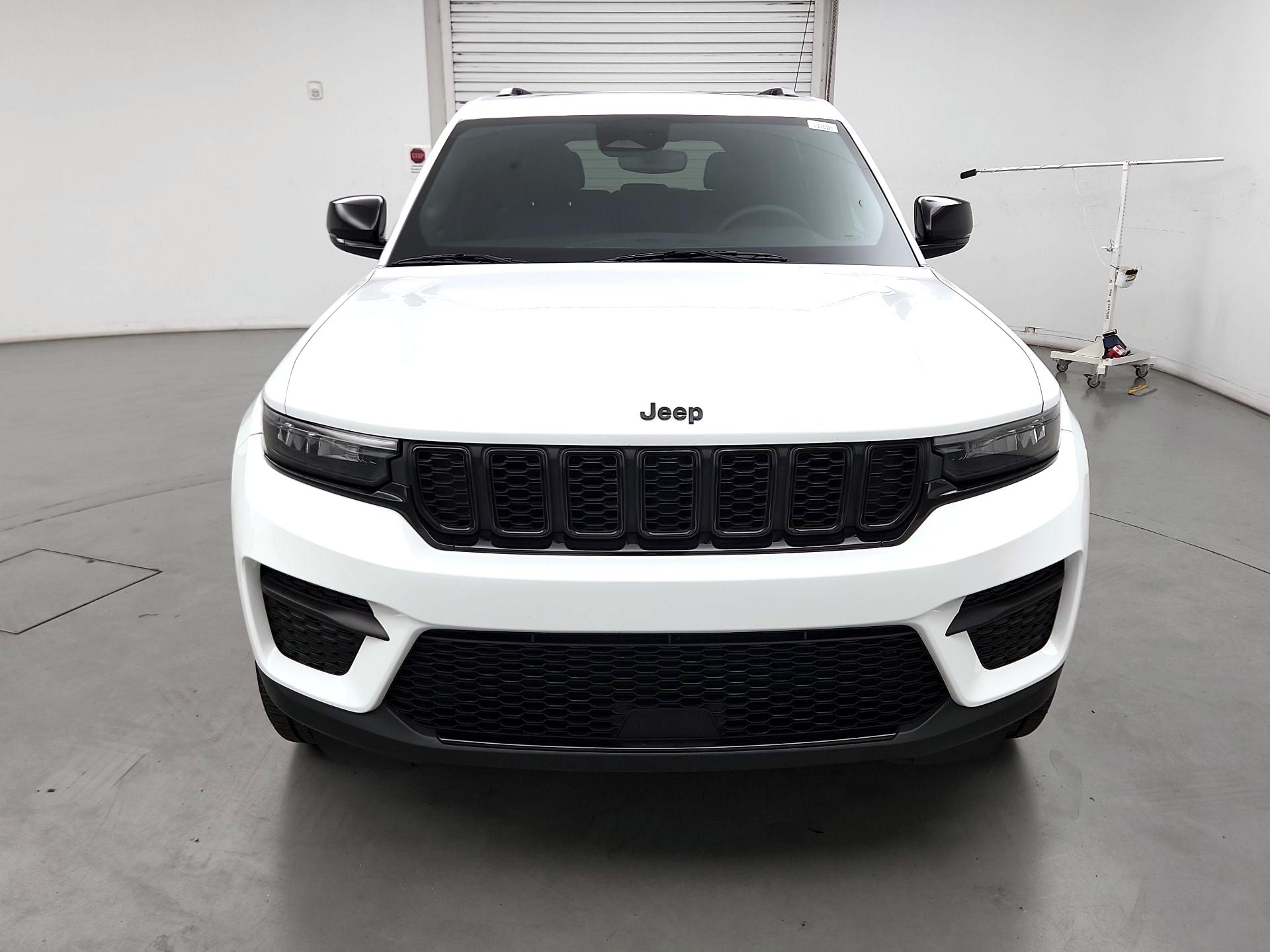 Thumbnail: 2023 Jeep Grand Cherokee - 2