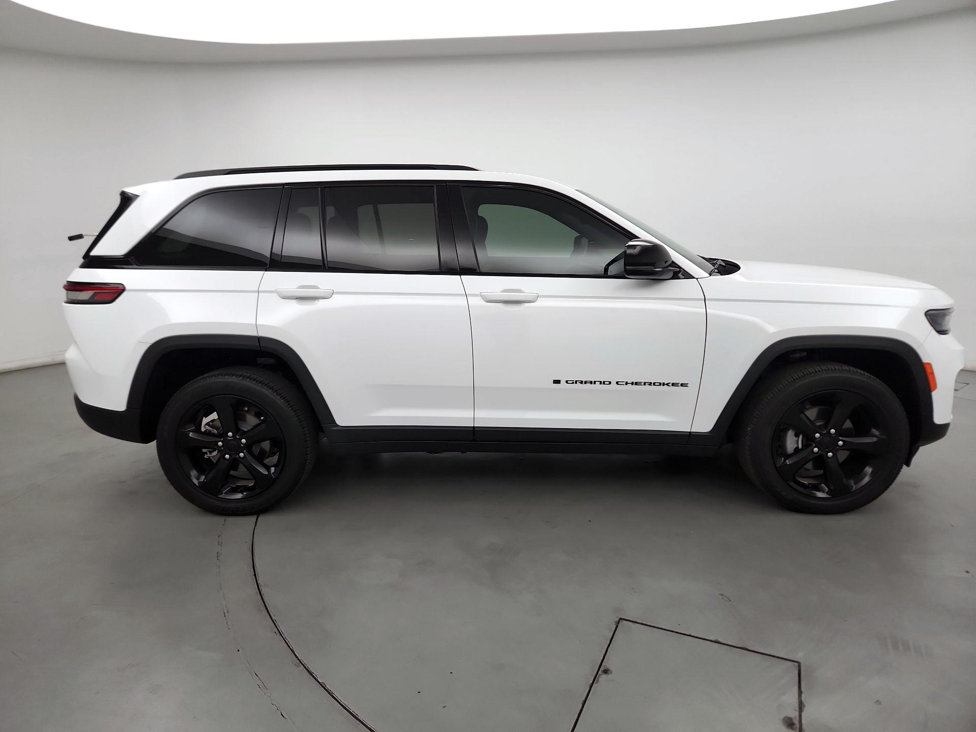 Thumbnail: 2023 Jeep Grand Cherokee - 4
