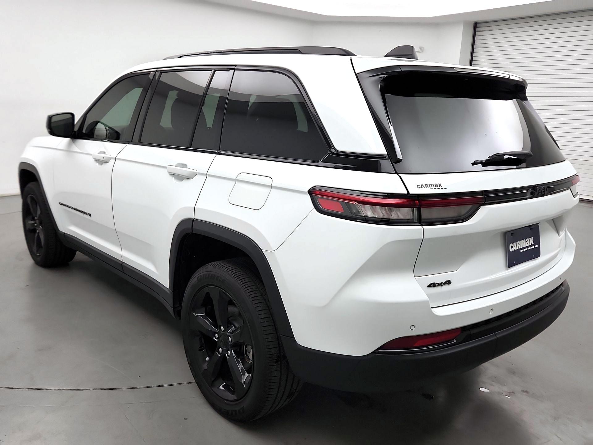 Thumbnail: 2023 Jeep Grand Cherokee - 7