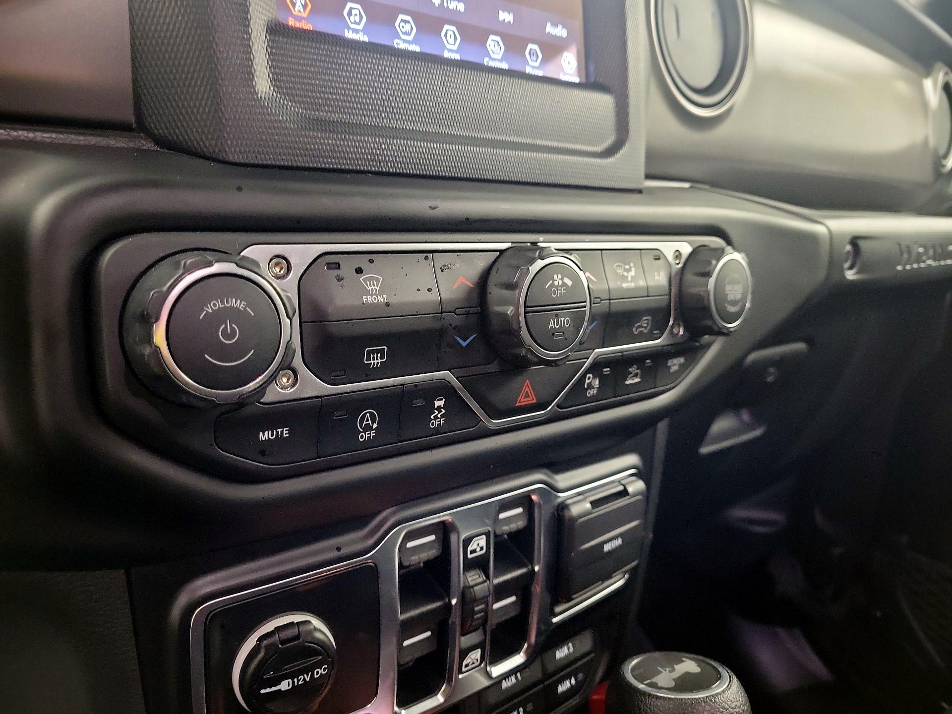 Thumbnail: 2021 Jeep Wrangler - 14