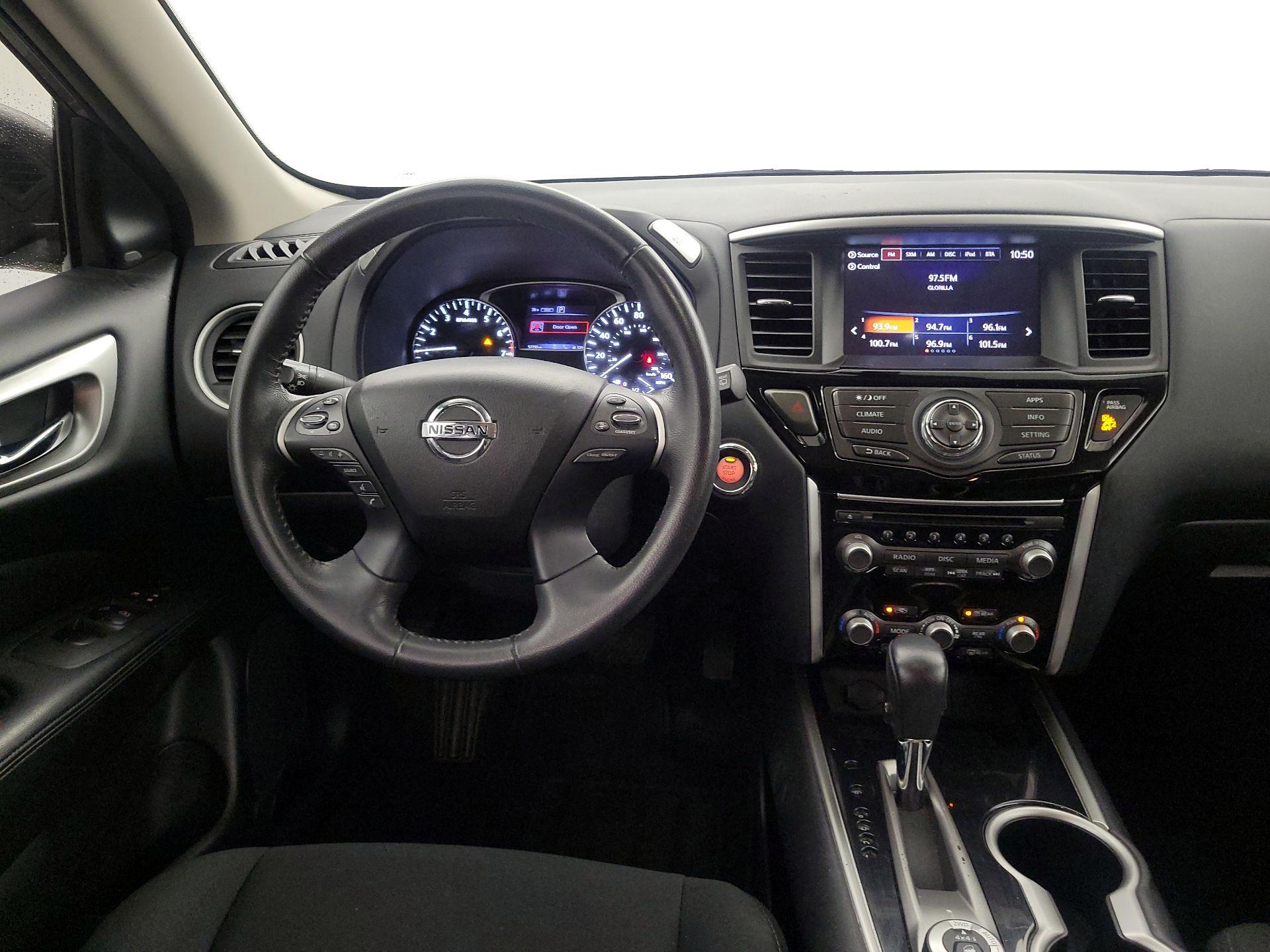 Thumbnail: 2020 Nissan Pathfinder - 10