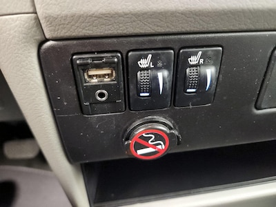USB/AUX Ports