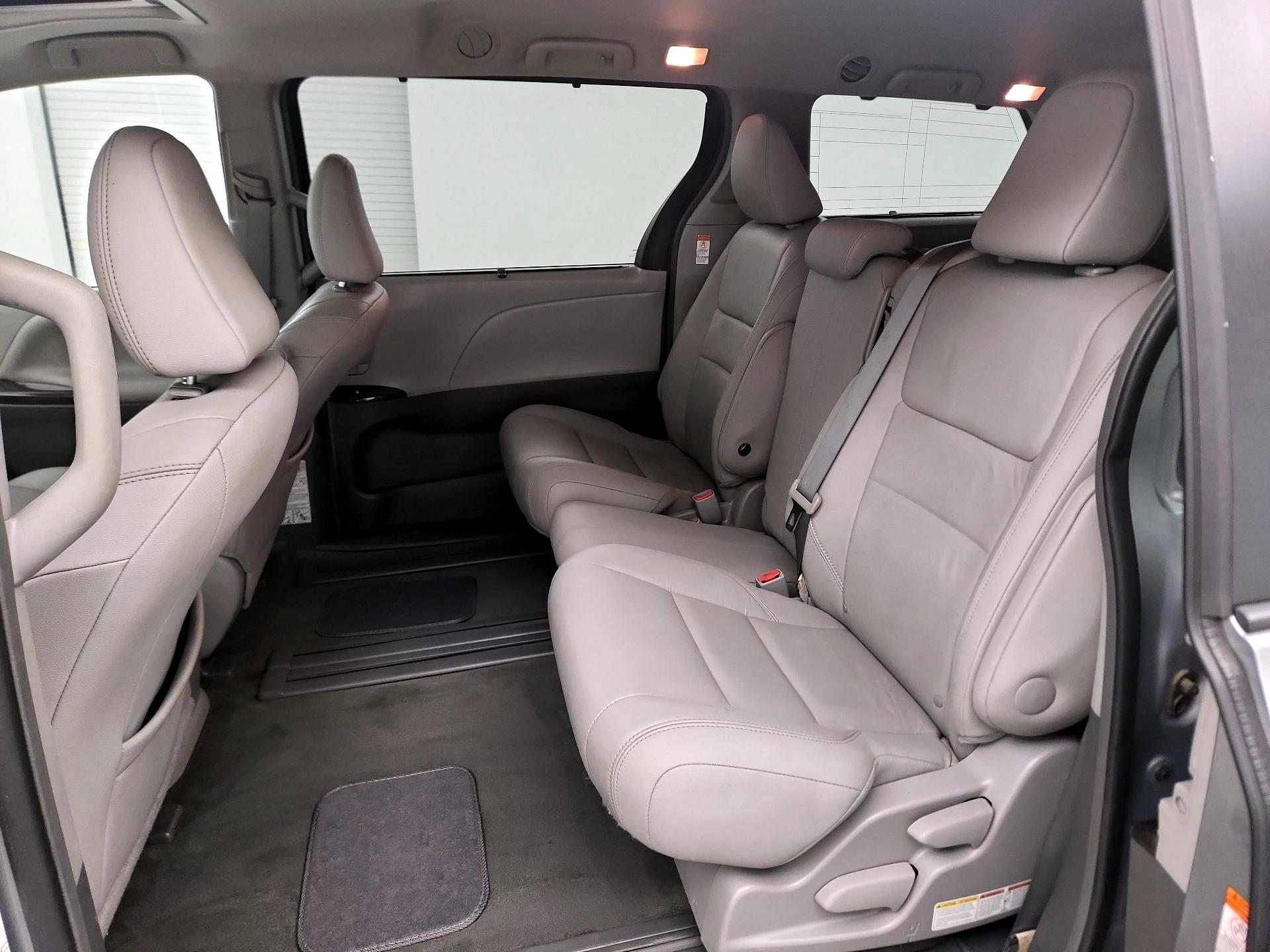 Thumbnail: 2015 Toyota Sienna - 17