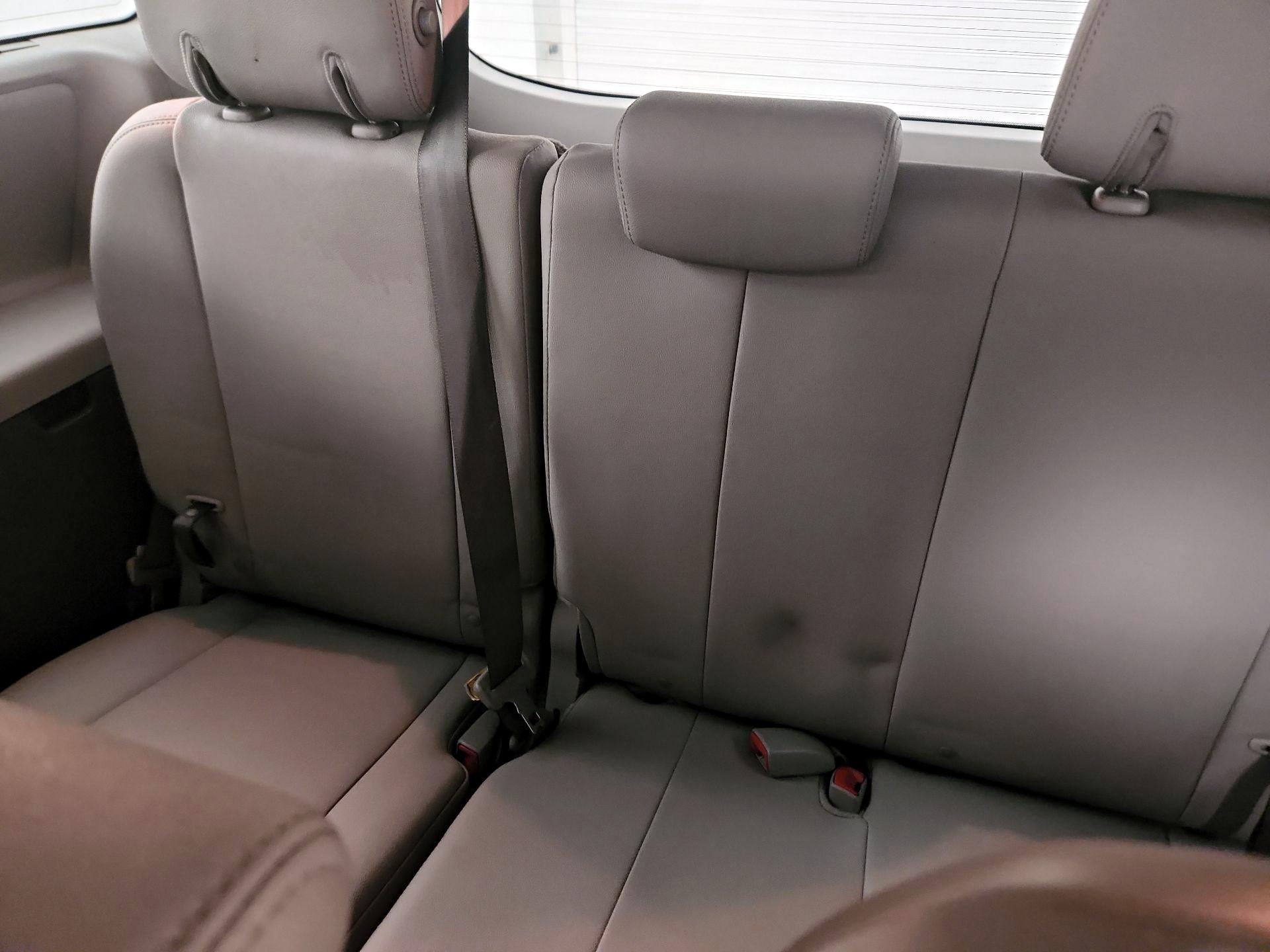 Thumbnail: 2015 Toyota Sienna - 18