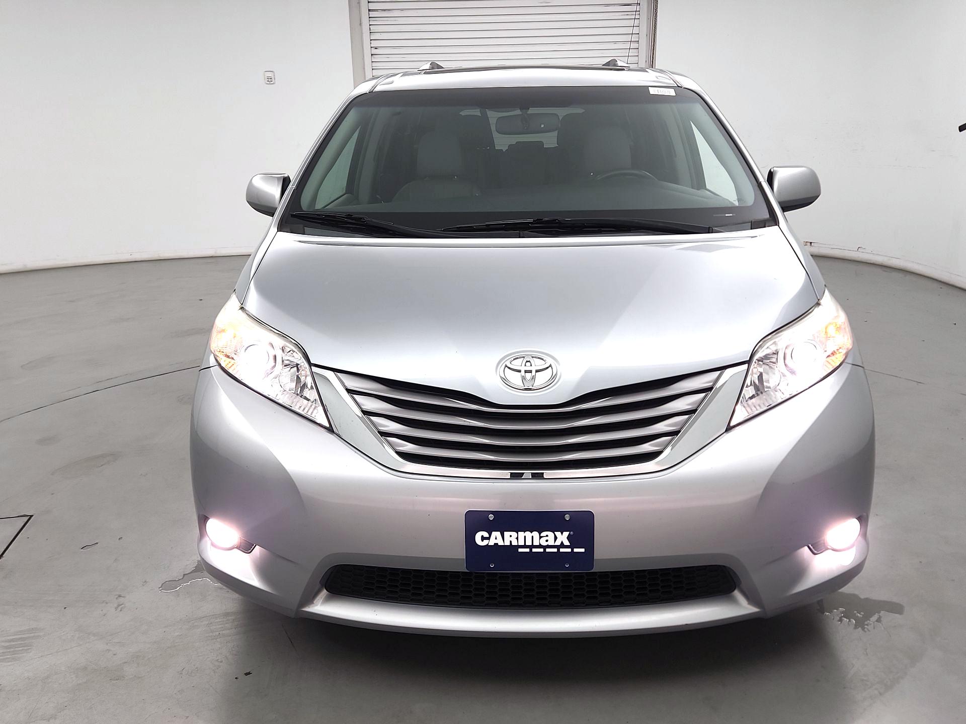 Thumbnail: 2015 Toyota Sienna - 2