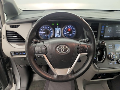 Steering Wheel & Instrument Cluster (On)