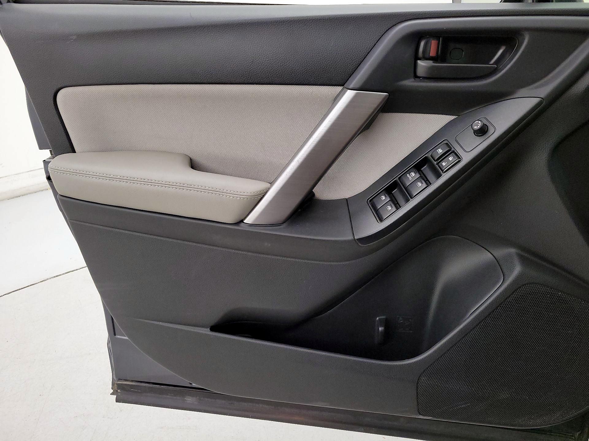 Thumbnail: 2016 Subaru Forester - 12