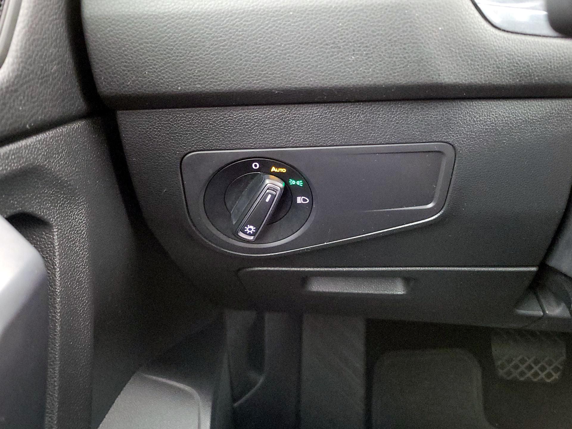 Thumbnail: 2021 Volkswagen Tiguan - 13