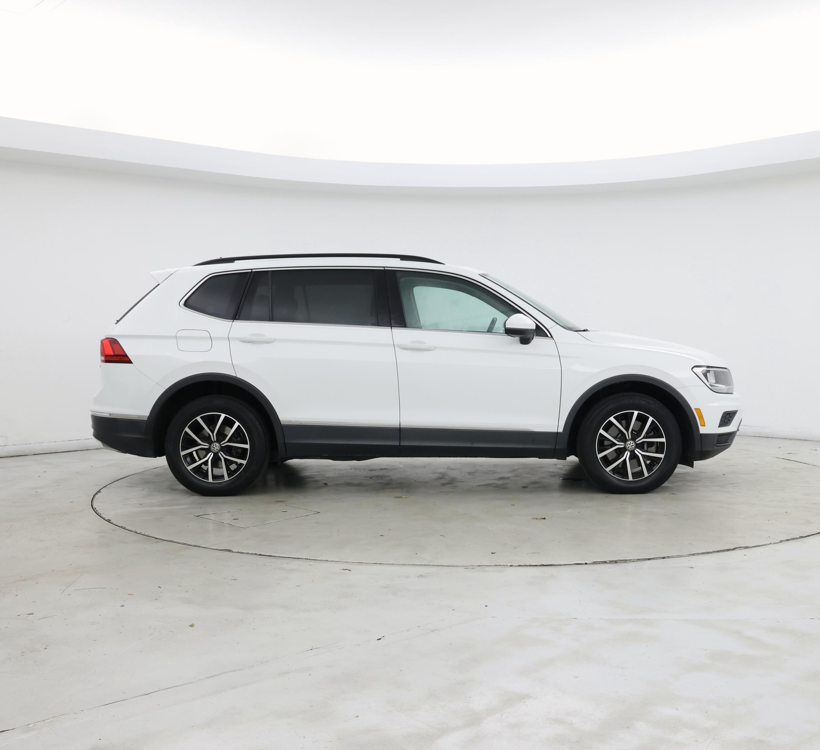 Thumbnail: 2021 Volkswagen Tiguan - 7