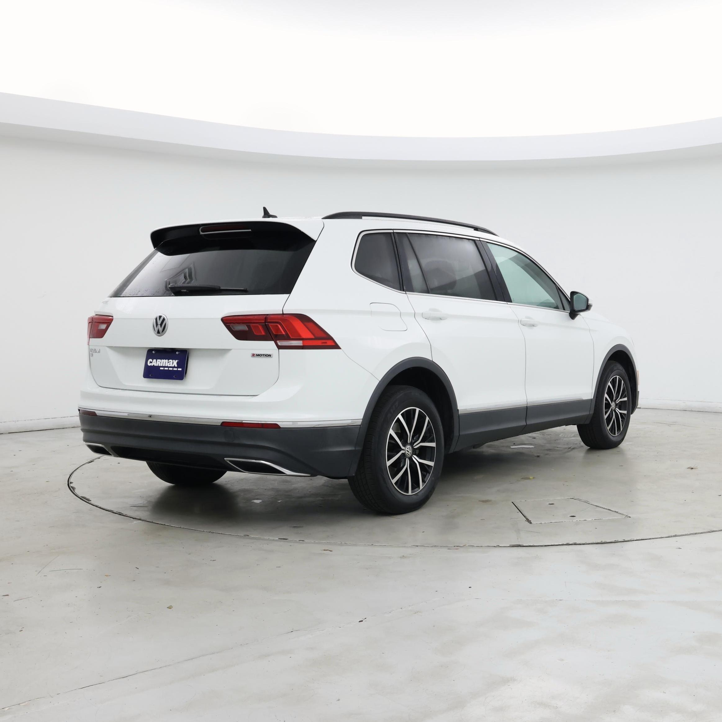 Thumbnail: 2021 Volkswagen Tiguan - 8