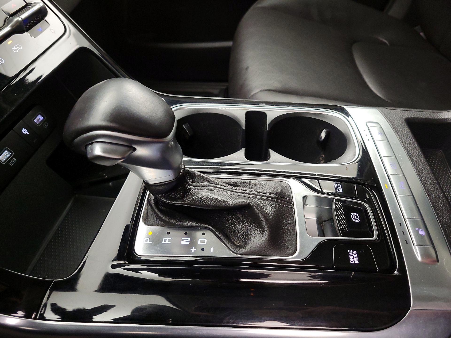 Thumbnail: 2022 Kia Carnival - 17