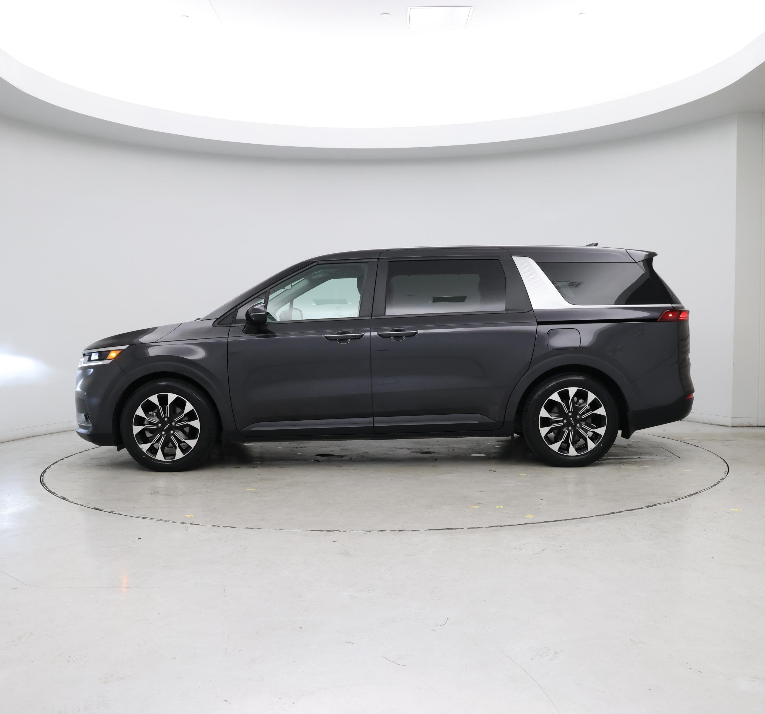 Thumbnail: 2022 Kia Carnival - 3