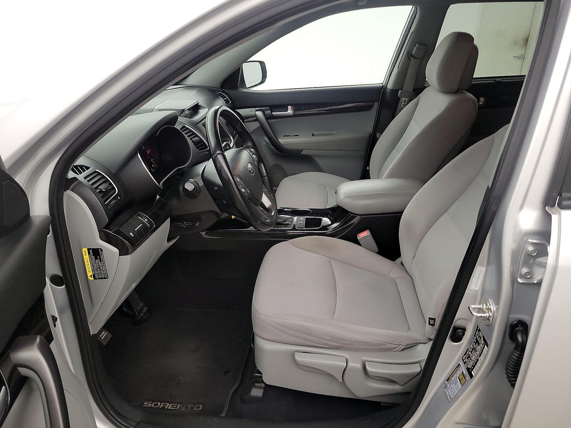 Thumbnail: 2014 Kia Sorento - 11