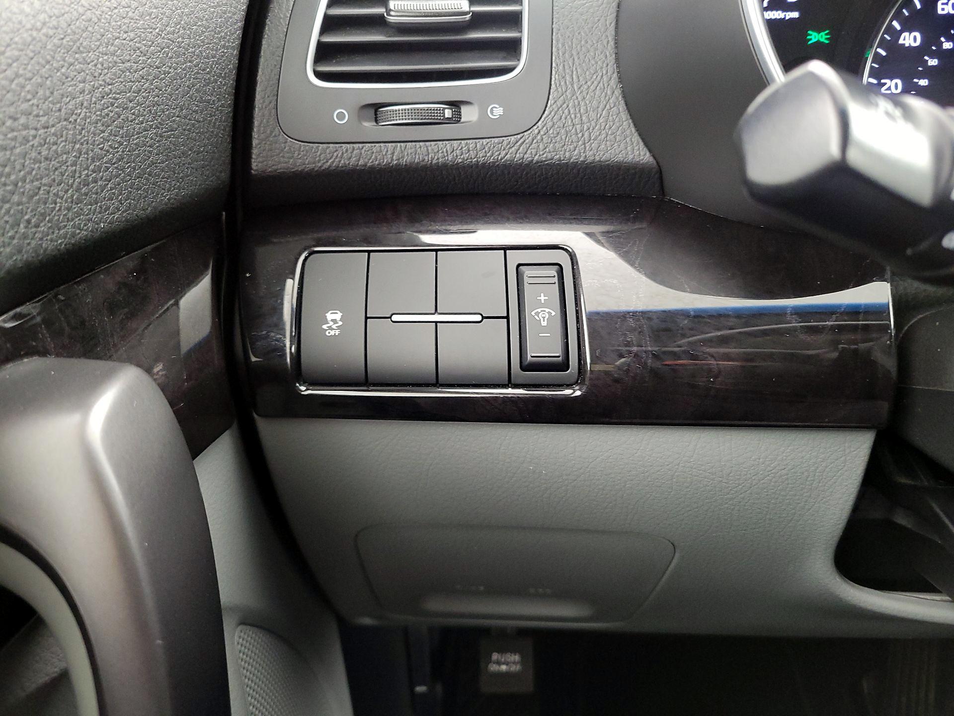 Thumbnail: 2014 Kia Sorento - 13