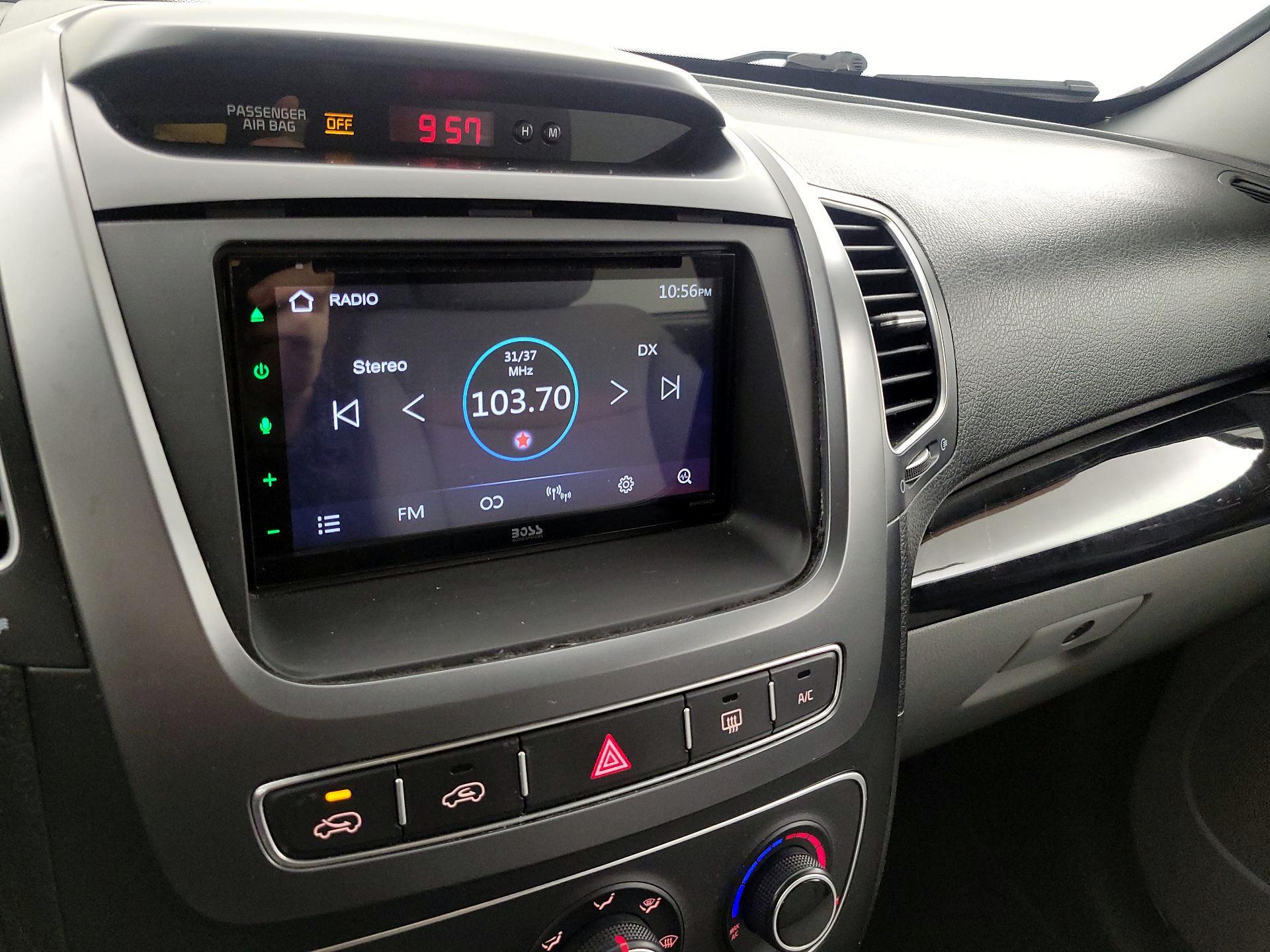 Thumbnail: 2014 Kia Sorento - 15