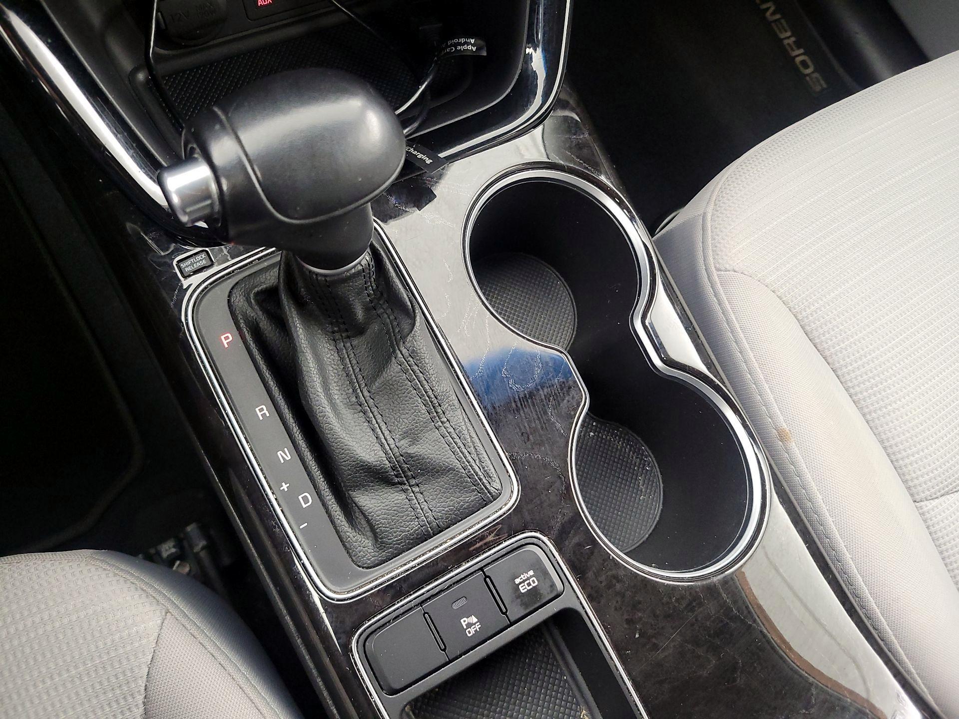 Thumbnail: 2014 Kia Sorento - 17