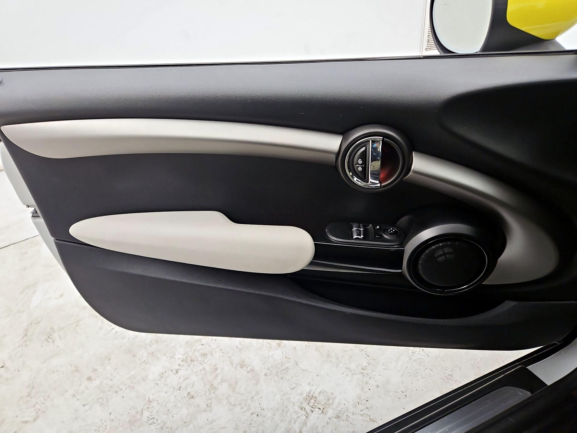 Thumbnail: 2021 MINI Cooper Hardtop - 12