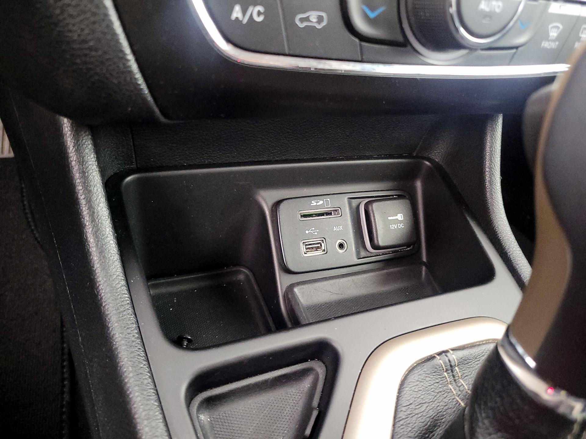 Thumbnail: 2014 Jeep Cherokee - 19