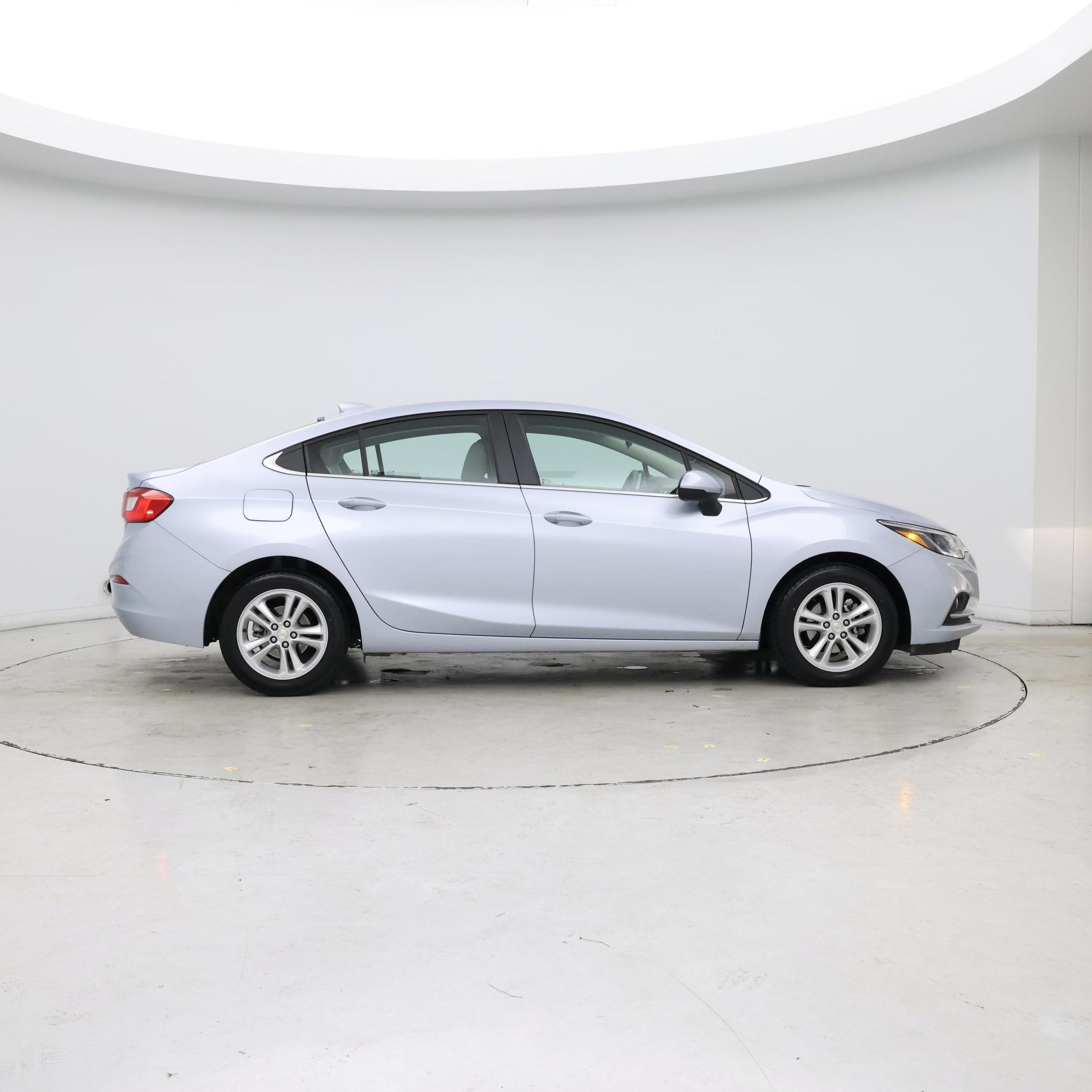 Thumbnail: 2018 Chevrolet Cruze - 7