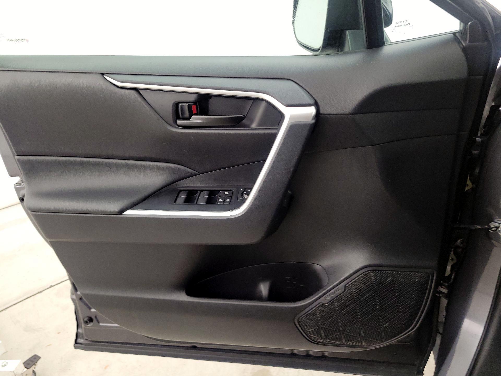 Thumbnail: 2023 Toyota RAV4 - 12