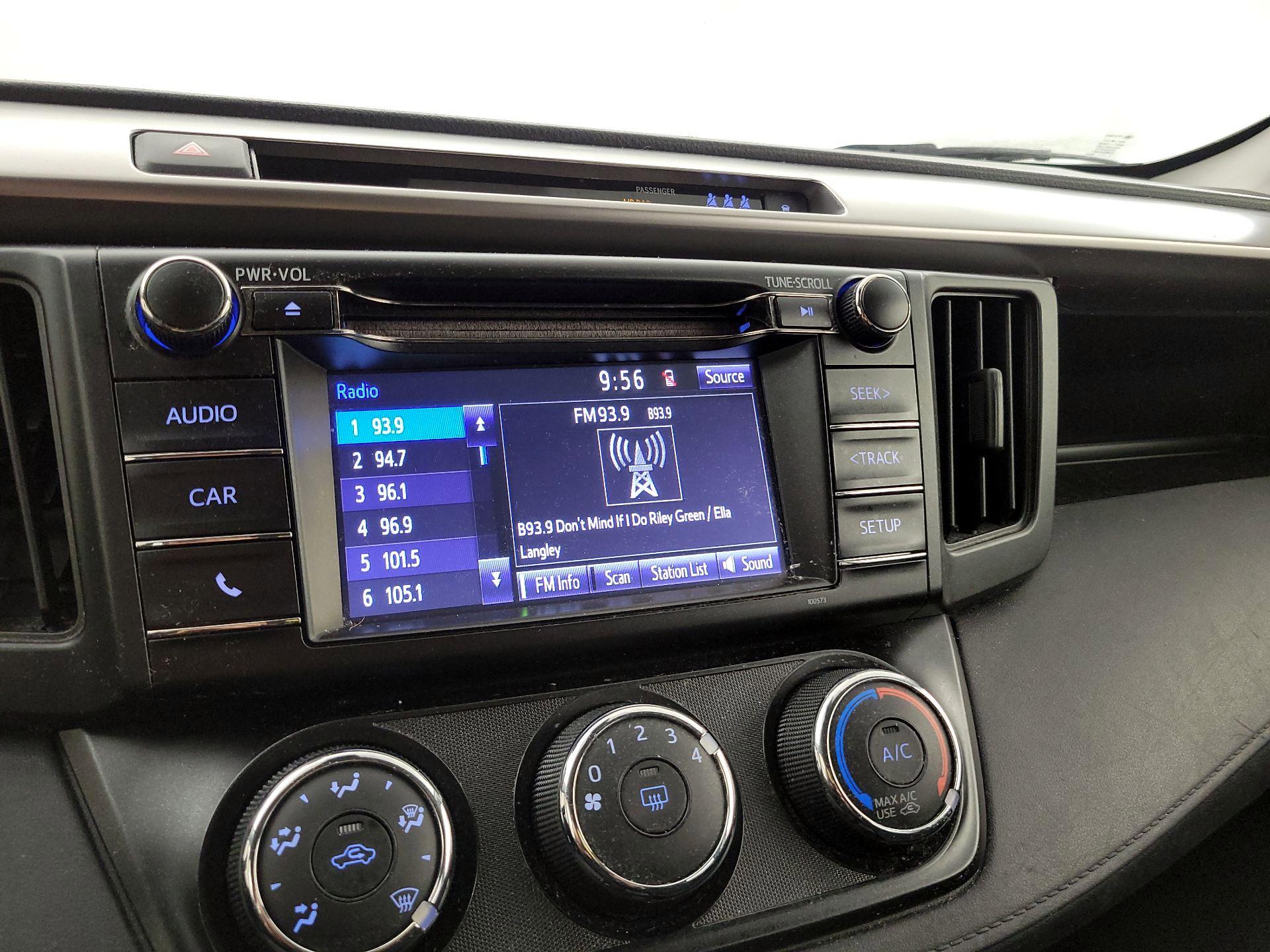 Thumbnail: 2017 Toyota RAV4 - 15