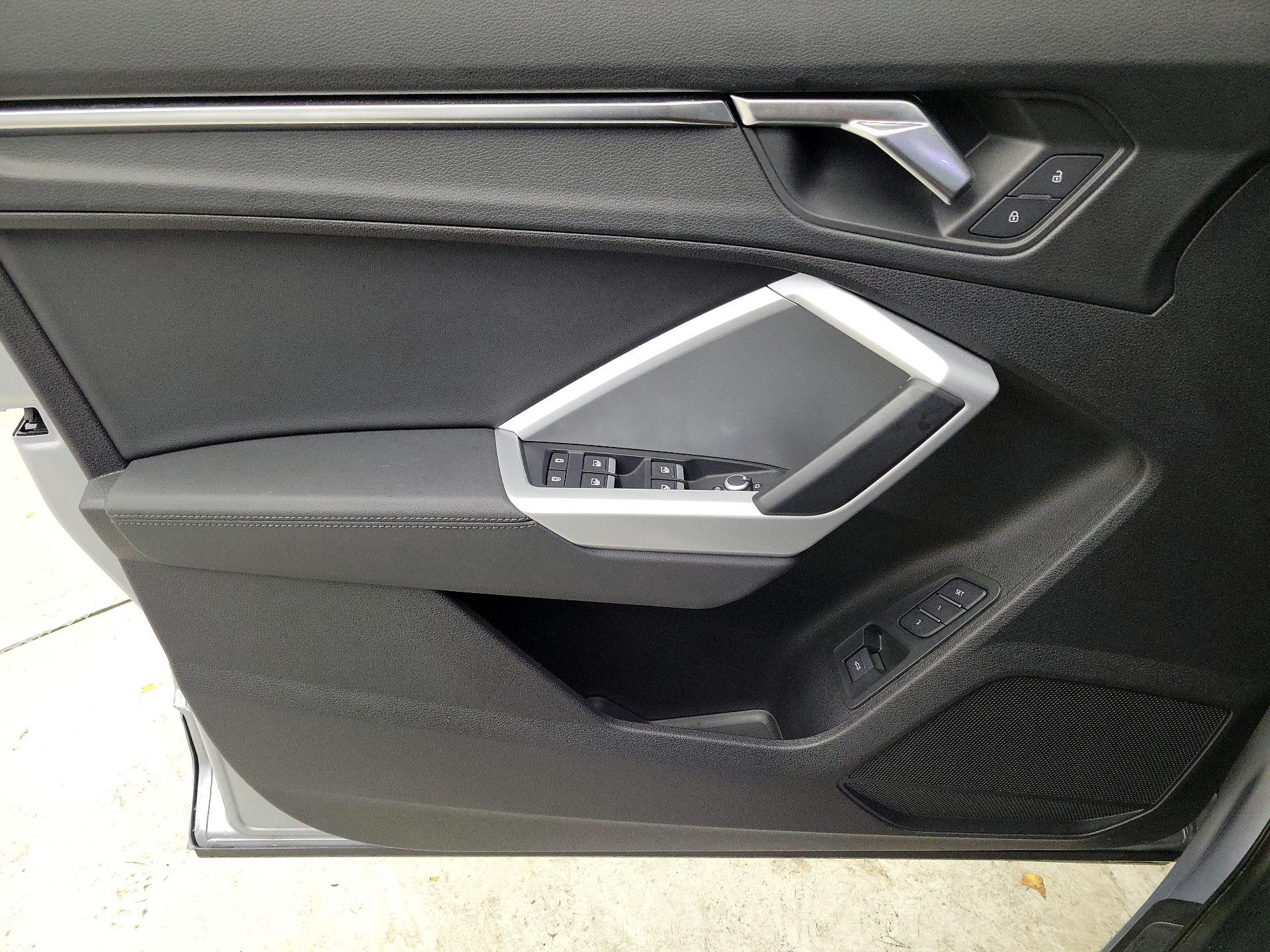 Thumbnail: 2022 Audi Q3 - 12