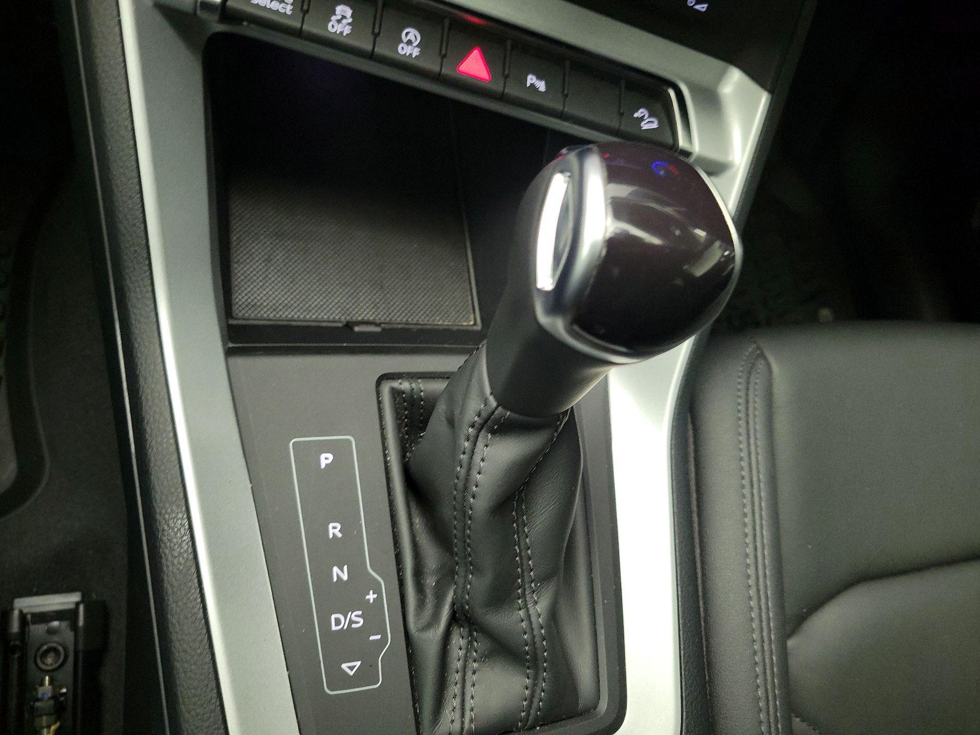 Thumbnail: 2022 Audi Q3 - 16