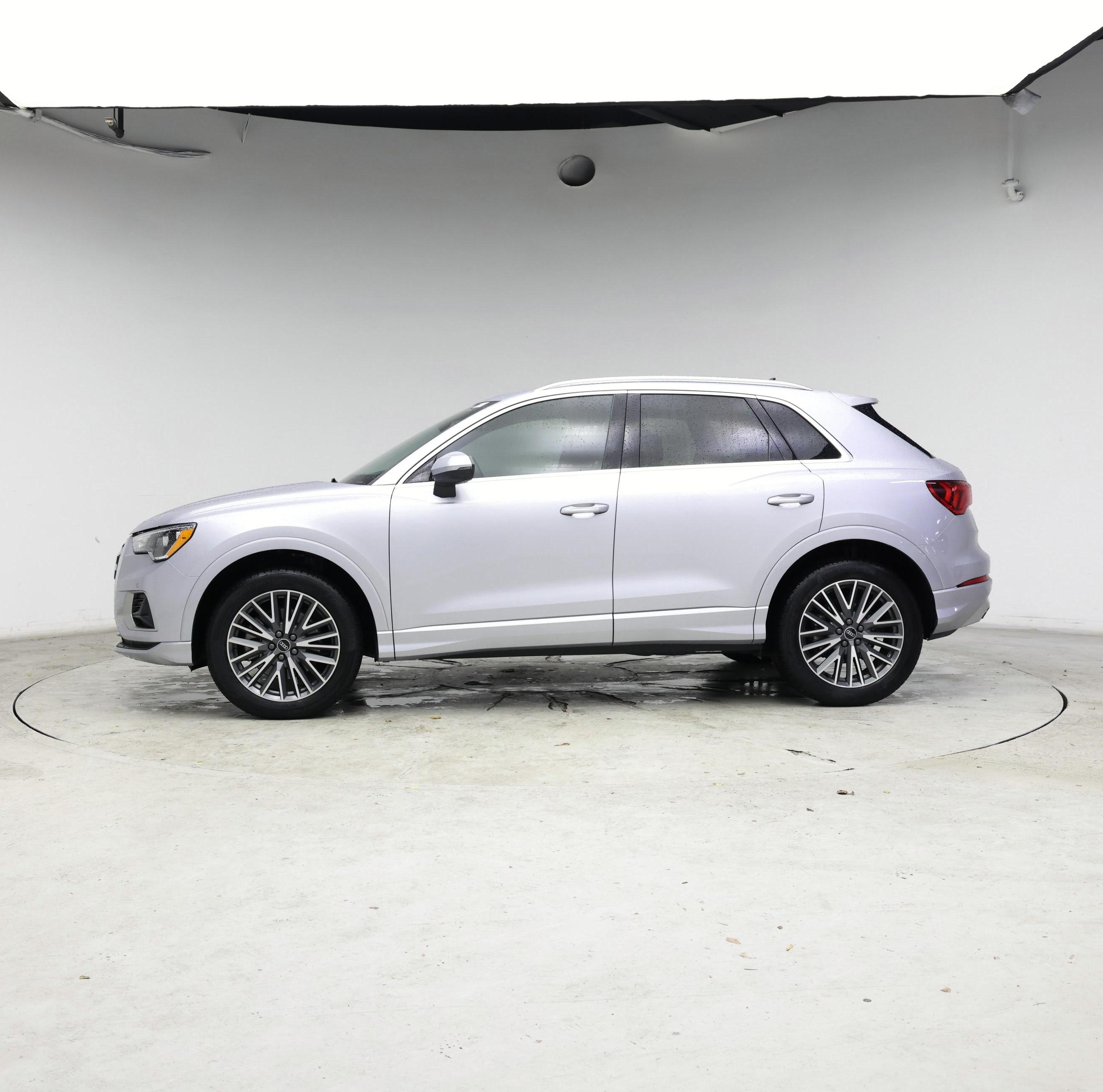 Thumbnail: 2022 Audi Q3 - 3