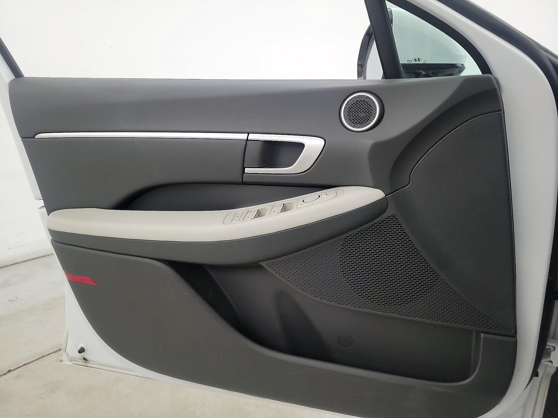 Thumbnail: 2024 Hyundai Sonata - 12