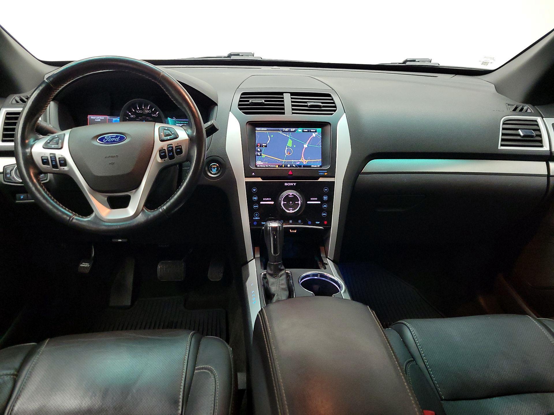 Thumbnail: 2015 Ford Explorer - 9