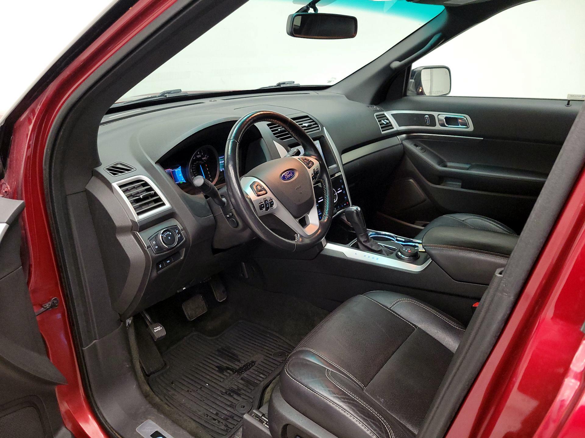 Thumbnail: 2015 Ford Explorer - 11