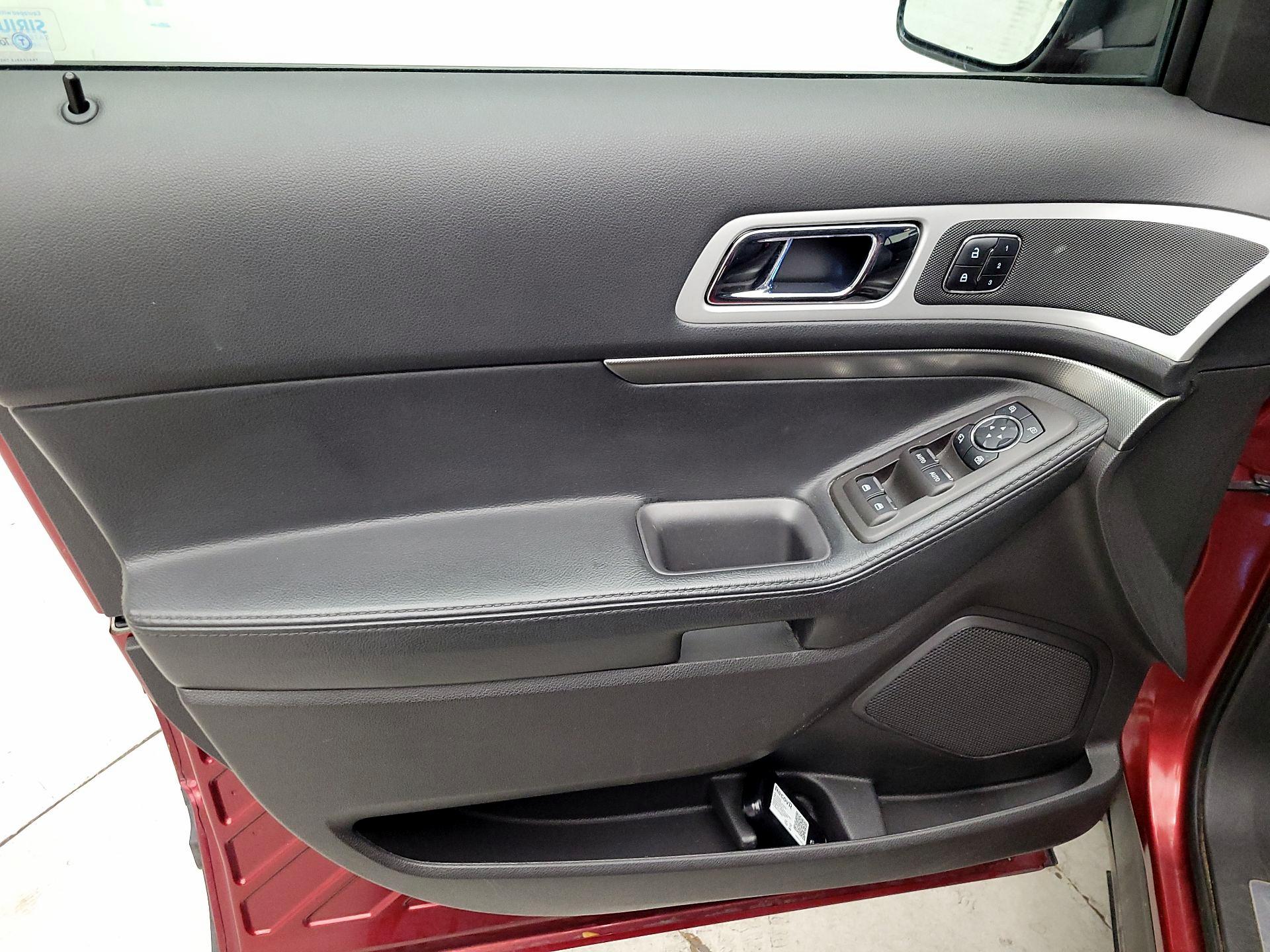 Thumbnail: 2015 Ford Explorer - 12