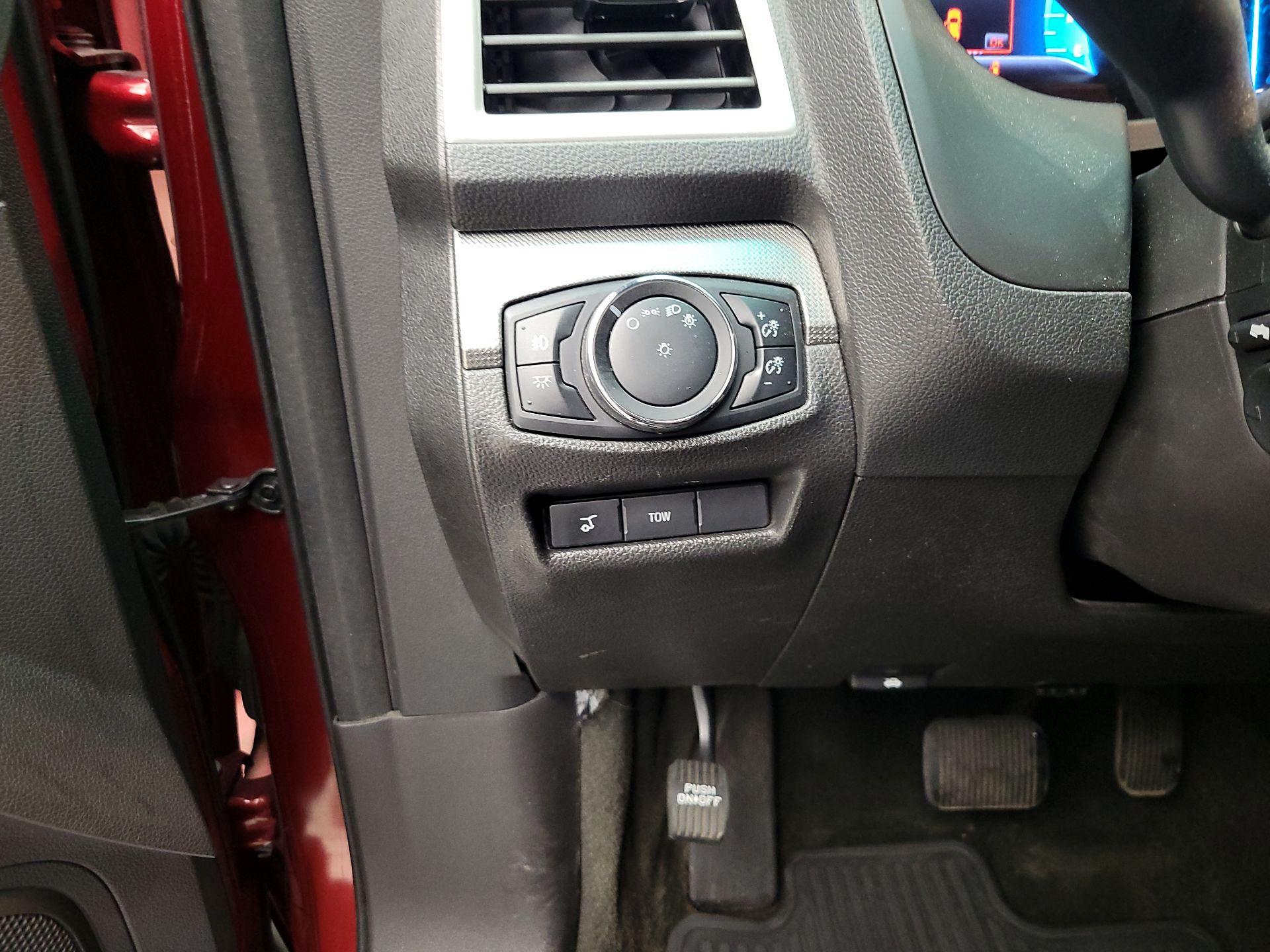 Thumbnail: 2015 Ford Explorer - 13