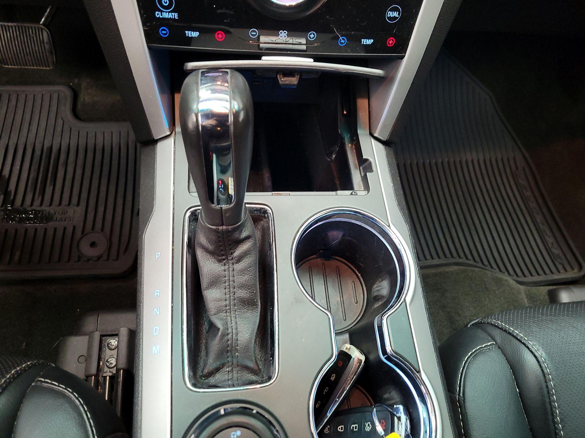 Thumbnail: 2015 Ford Explorer - 18